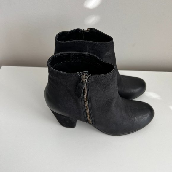 BP. Trolley Ankle Bootie, Black, Size 7.5 - Picture 2 of 4